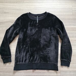 5/25$ GAIAM Women's Black Velvet Crewneck Sweater